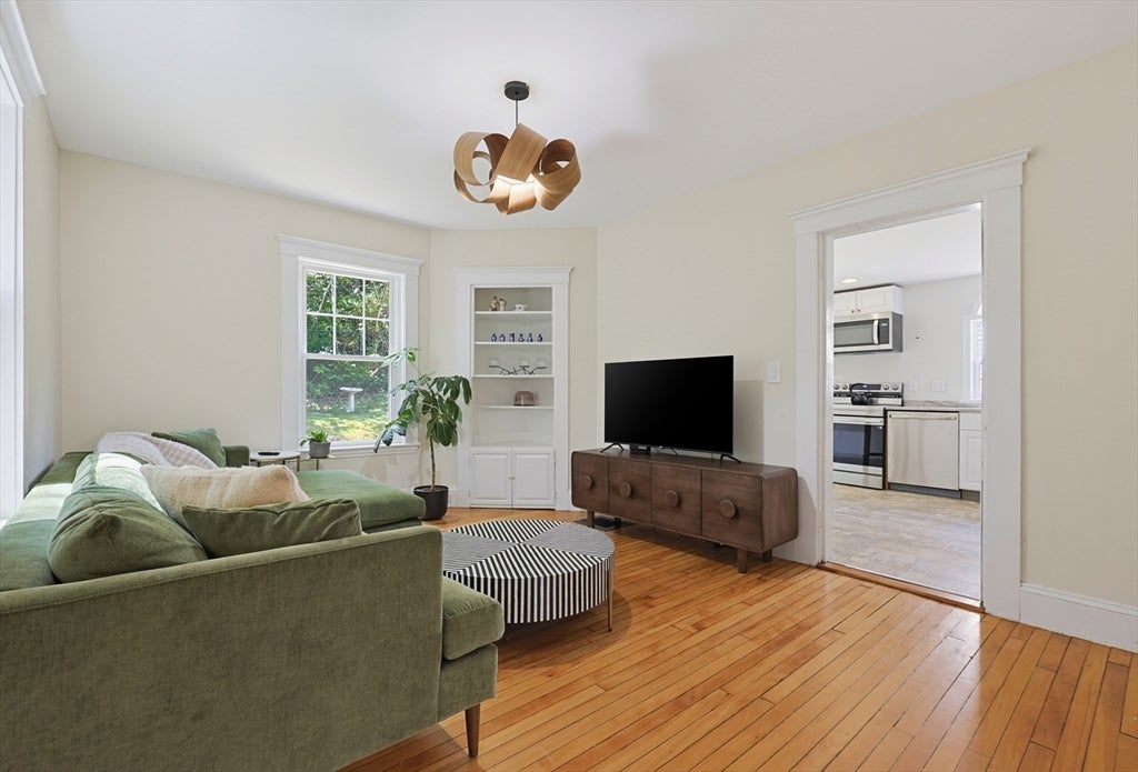110 Essex St, Beverly, MA, 110 Essex St, Beverly, MA Photo #5