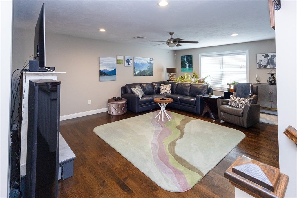 1 Driftwood Dr 1
