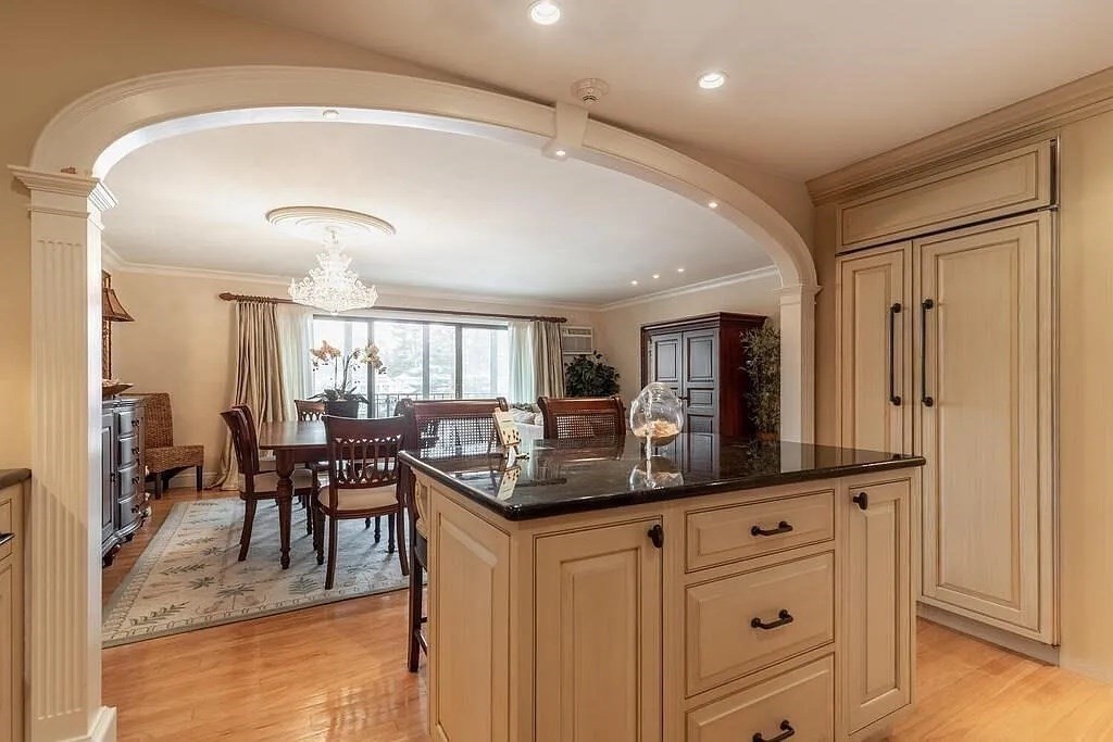 235 Winthrop Street 3302