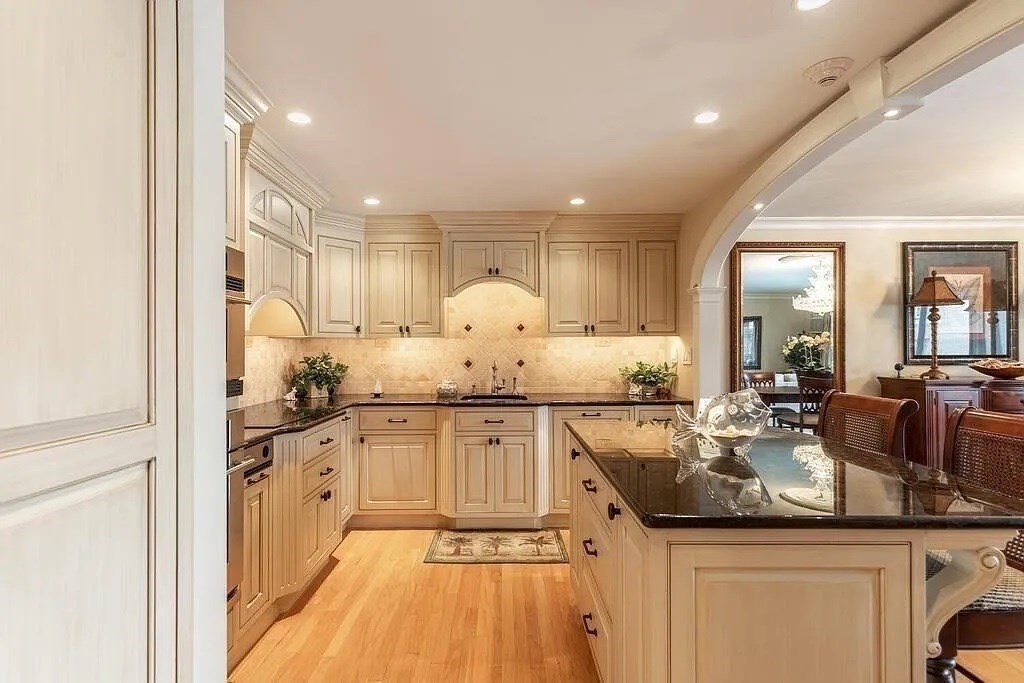 235 Winthrop Street 3302