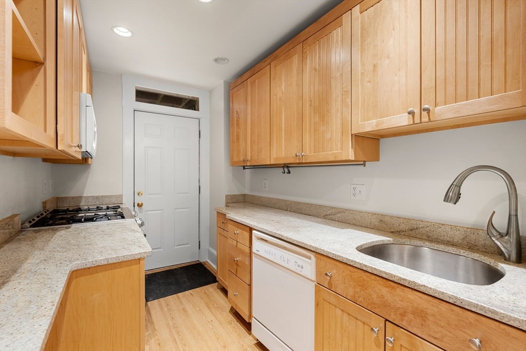 21 E Concord St #1, Boston, MA, 21 E Concord St #1, Boston, MA Photo #10