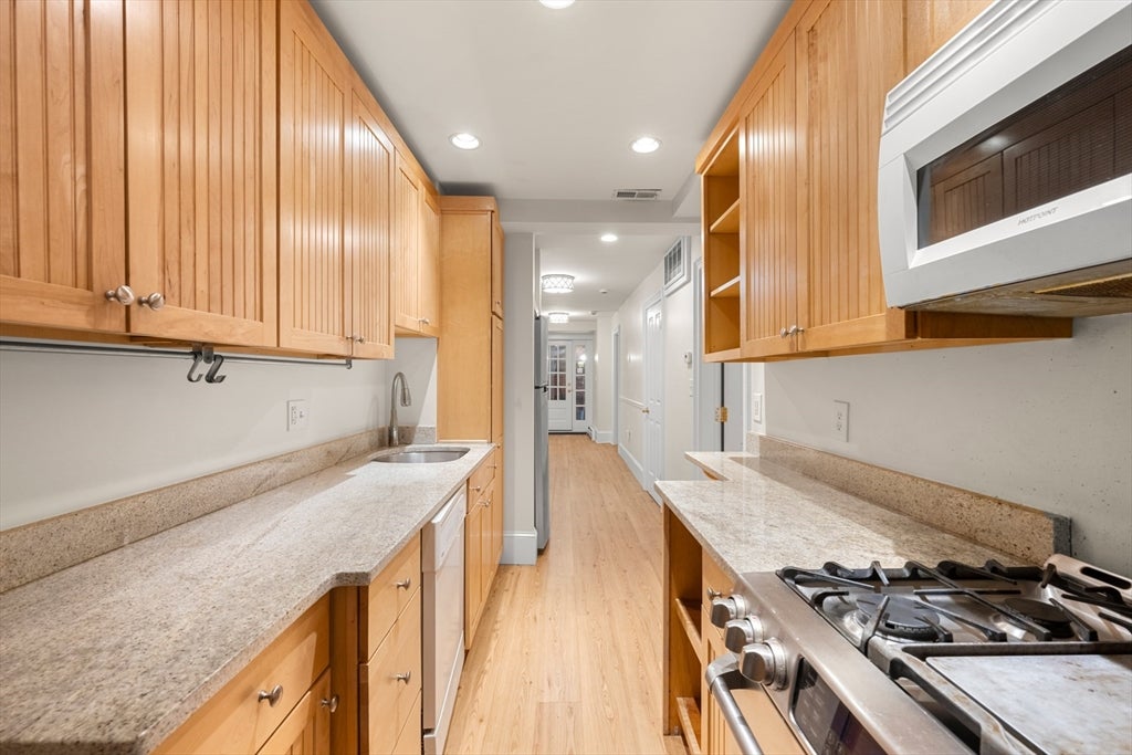 21 E Concord St #1, Boston, MA, 21 E Concord St #1, Boston, MA Photo #12