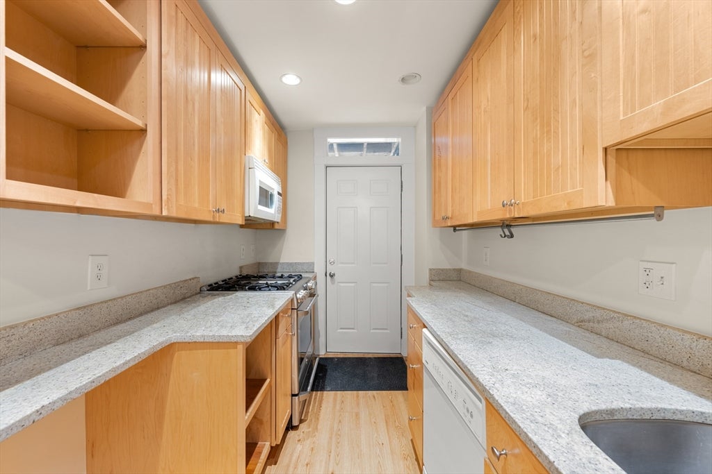 21 E Concord St #1, Boston, MA, 21 E Concord St #1, Boston, MA Photo #11