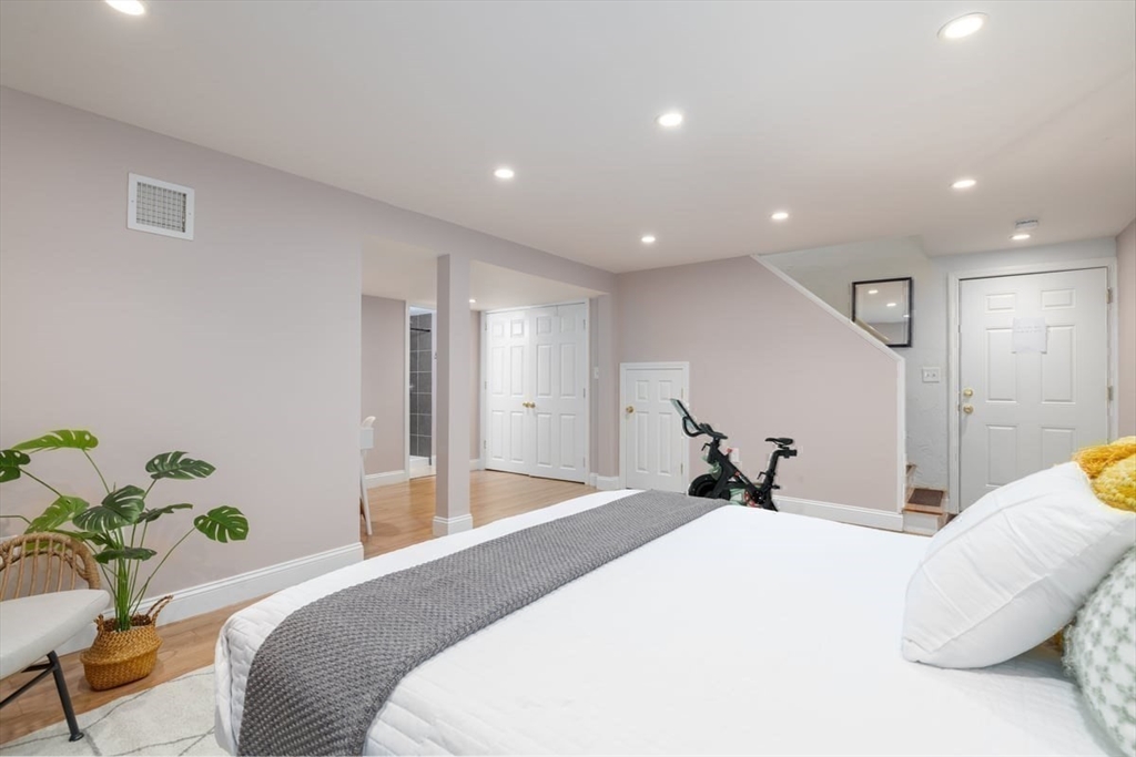 Boston, Massachusetts 02130, United States, 2 Bedrooms Bedrooms, ,2 BathroomsBathrooms,Residential,Active,172628