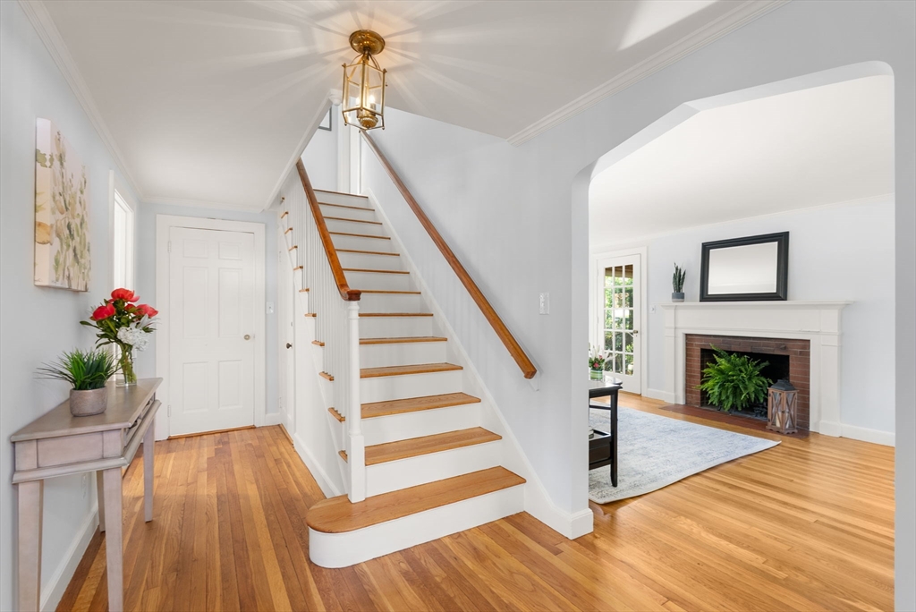 215 Cross St