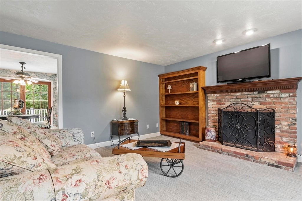 17 Sycamore Drive, Rutland, MA, 17 Sycamore Drive, Rutland, MA Photo #14