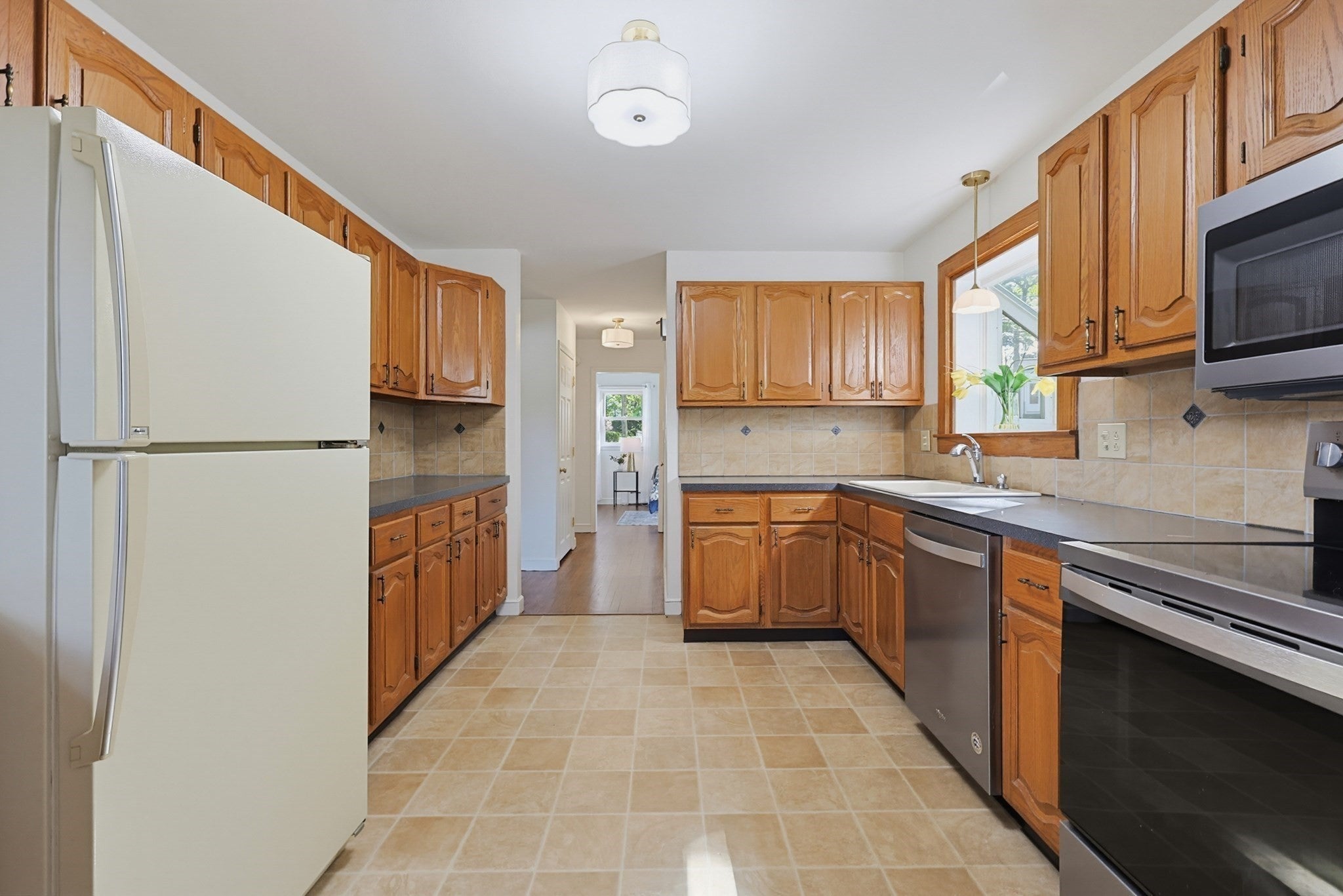 21 Burt St, Attleboro, MA Photo #15