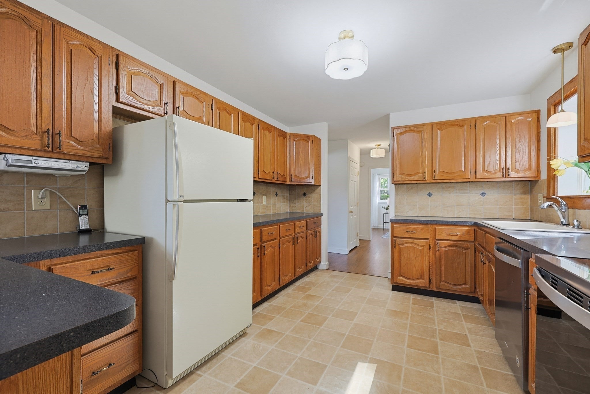 21 Burt St, Attleboro, MA Photo #14