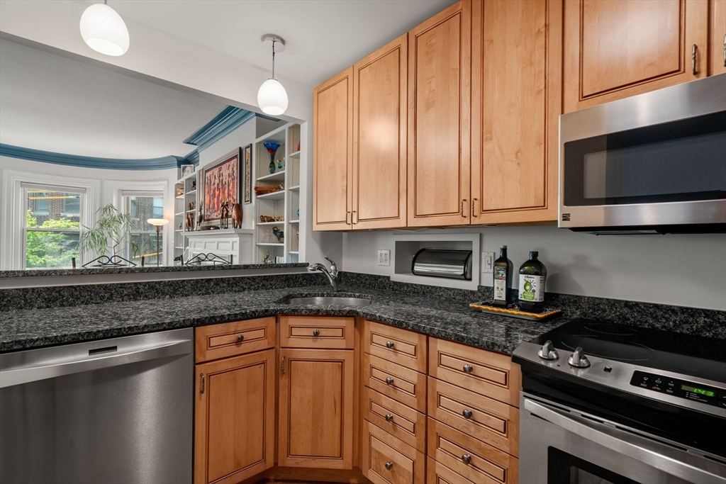 43 Carlton St #2, Brookline, MA Photo #10