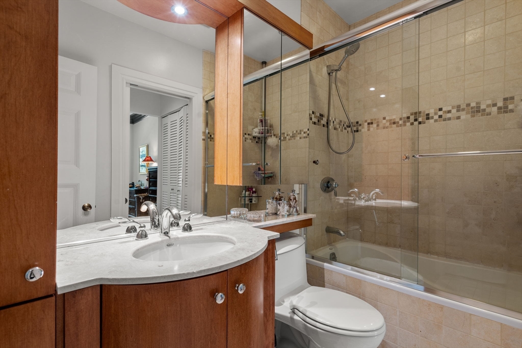 43 Carlton St #2, Brookline, MA Photo #13