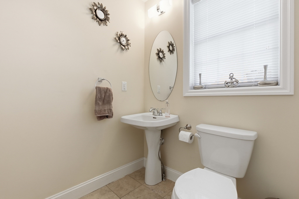 1 Cedar Lane, Georgetown, MA Photo #13