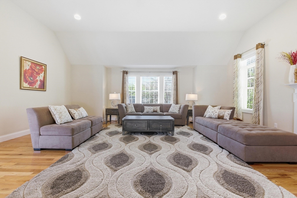 1 Cedar Lane, Georgetown, MA Photo #8