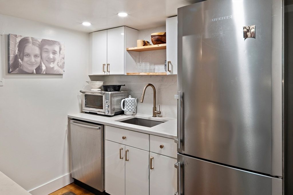 Photo of 364 Marlborough St #1, Boston, MA 02115 (MLS # 73477934)