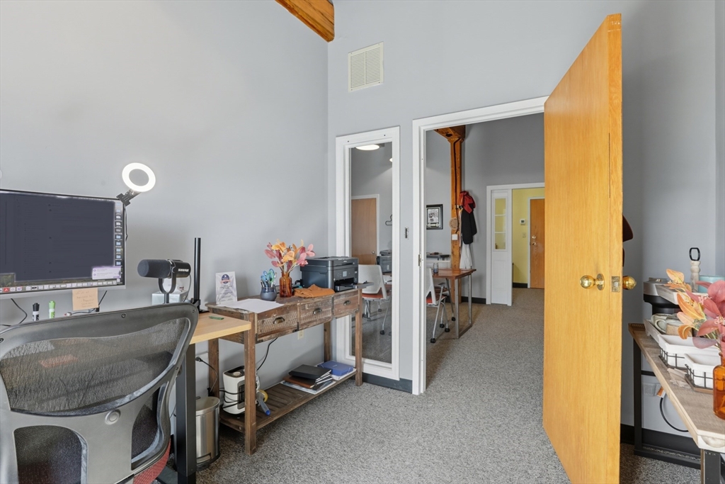 5 Market Square 207