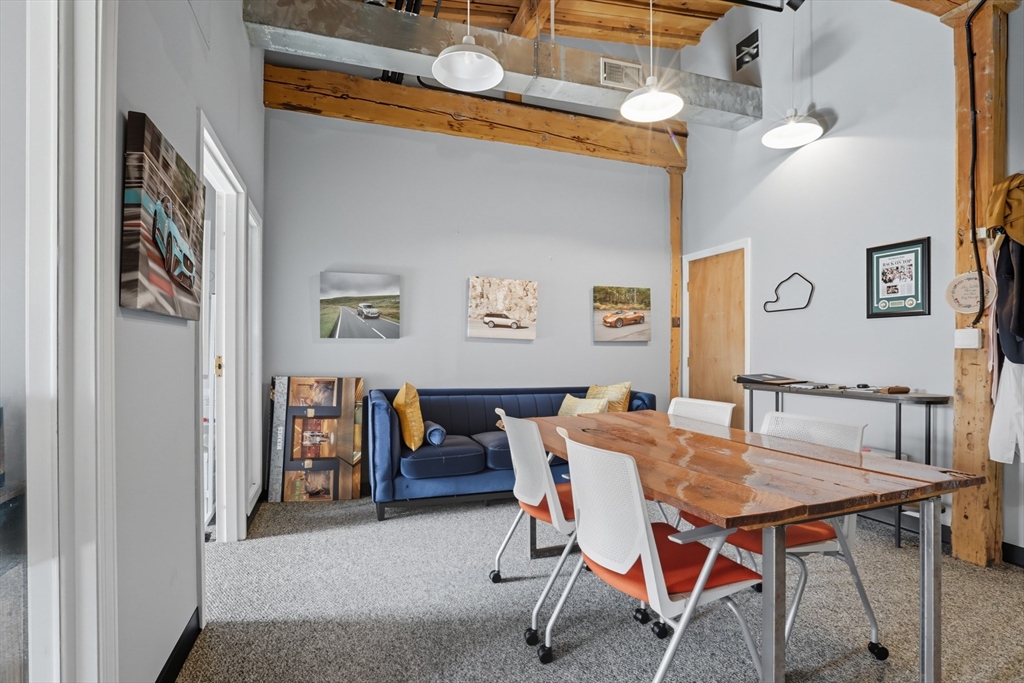 5 Market Square 207