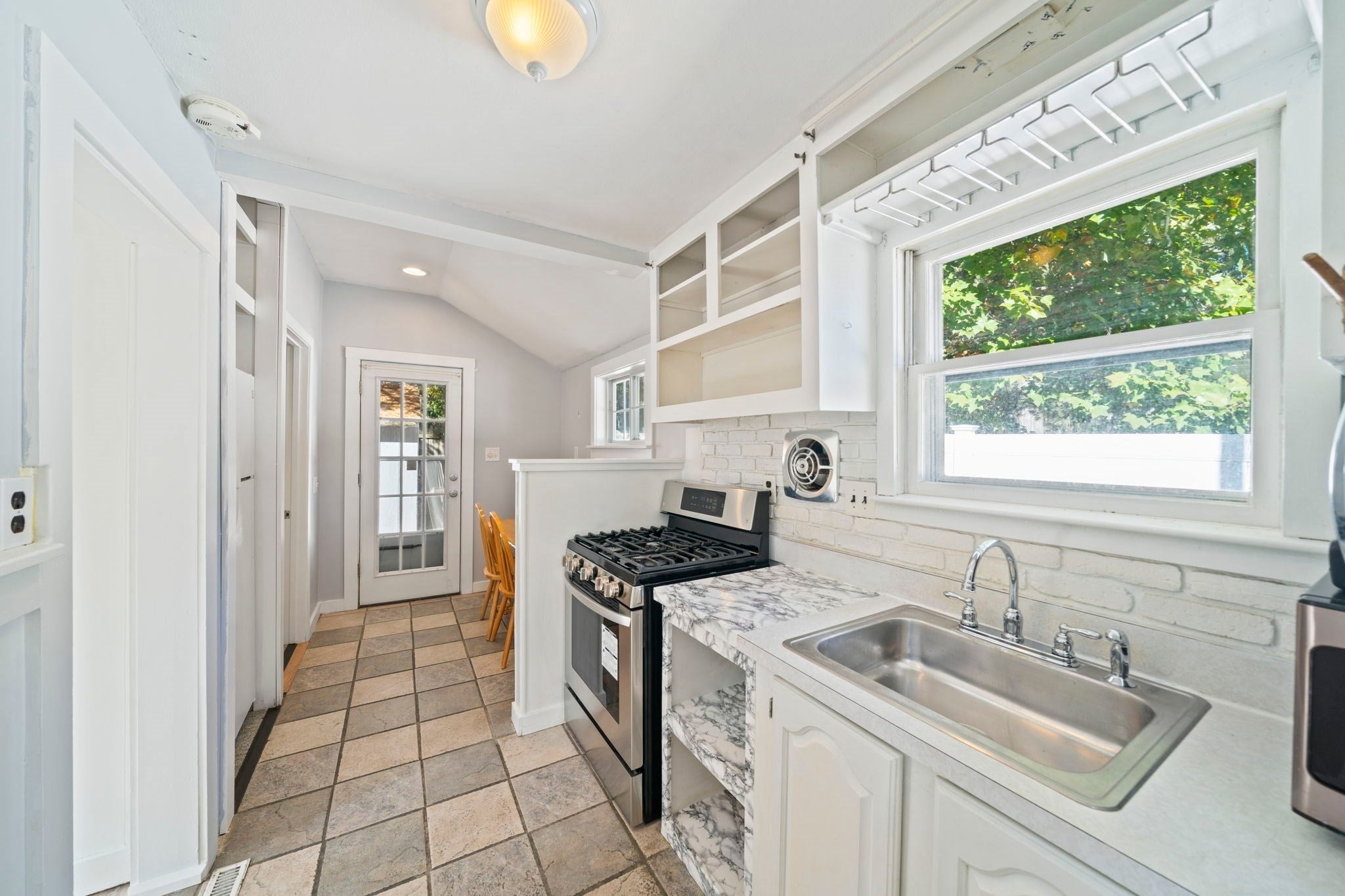 16 West St