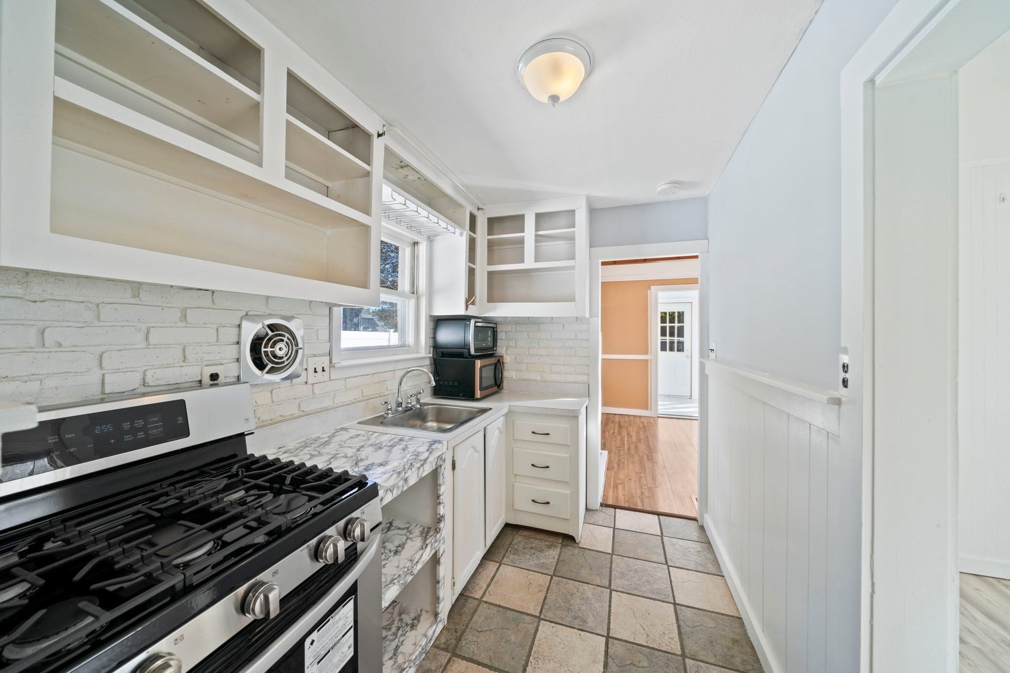16 West St