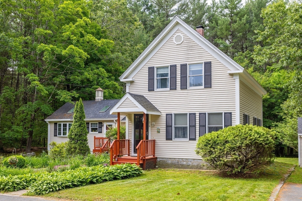 216 Dunstable Rd