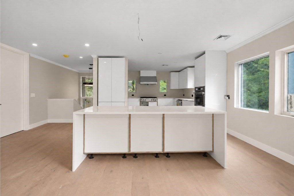 8 Irene Rd, Bedford, MA Photo #8