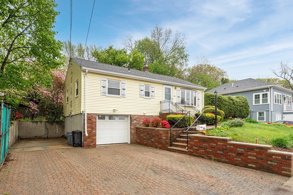303 Forest St