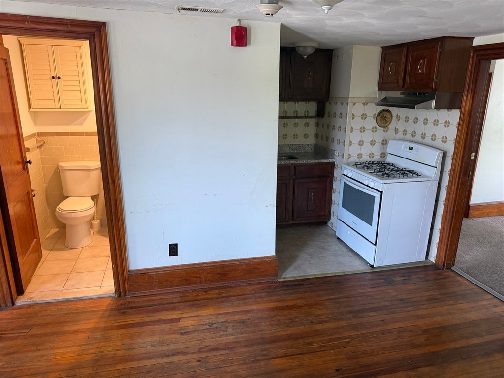 1508 Central St #6, Stoughton, MA, 1508 Central St #6, Stoughton, MA Photo #2