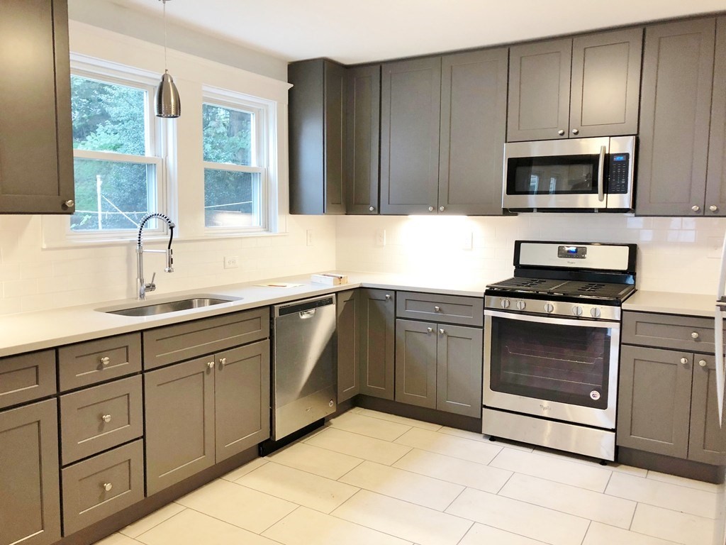 76-78 Edgecliff Rd #76, Watertown, MA Photo #4