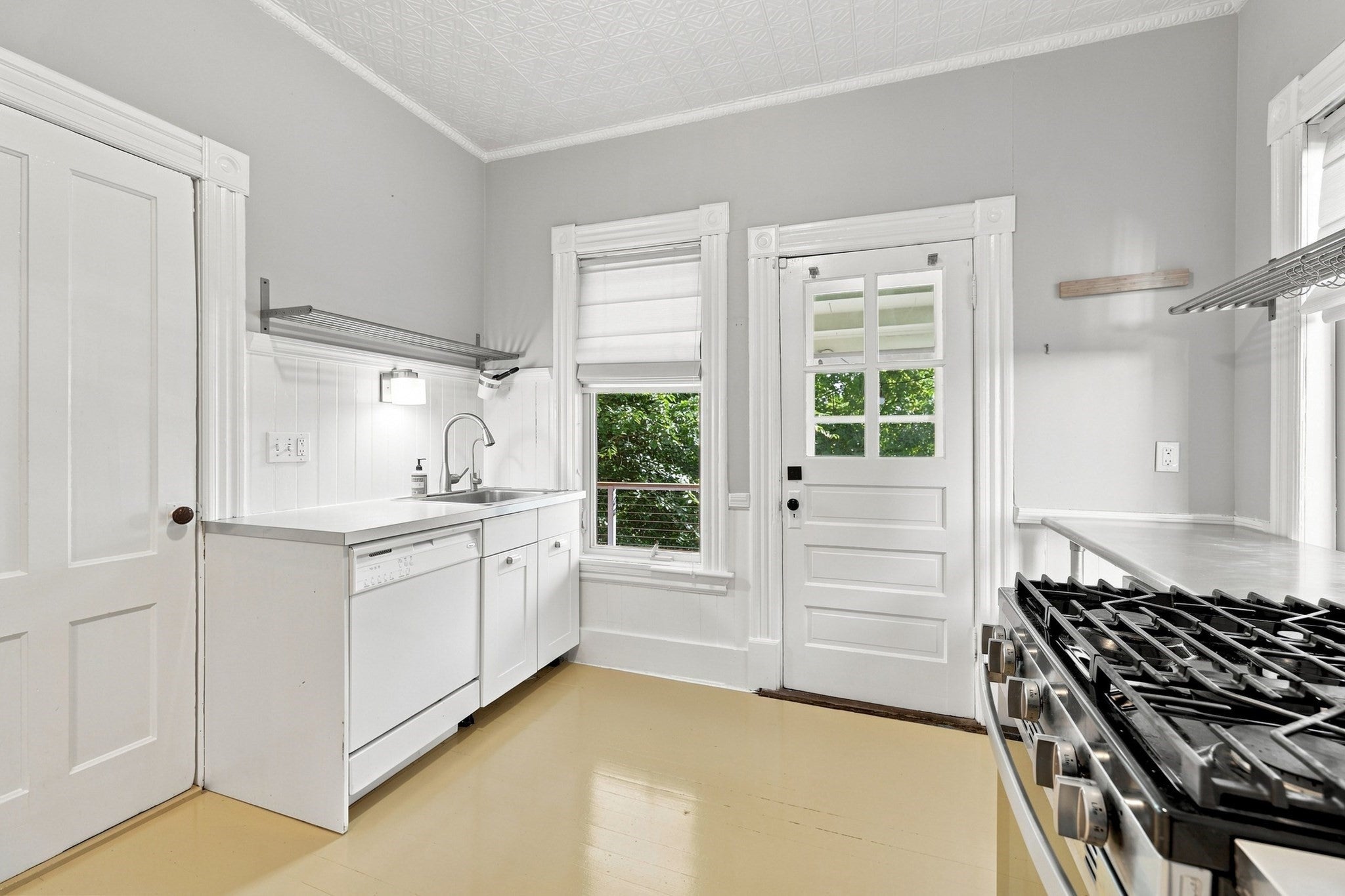 42 Clinton Ave, Holyoke, MA Photo #15