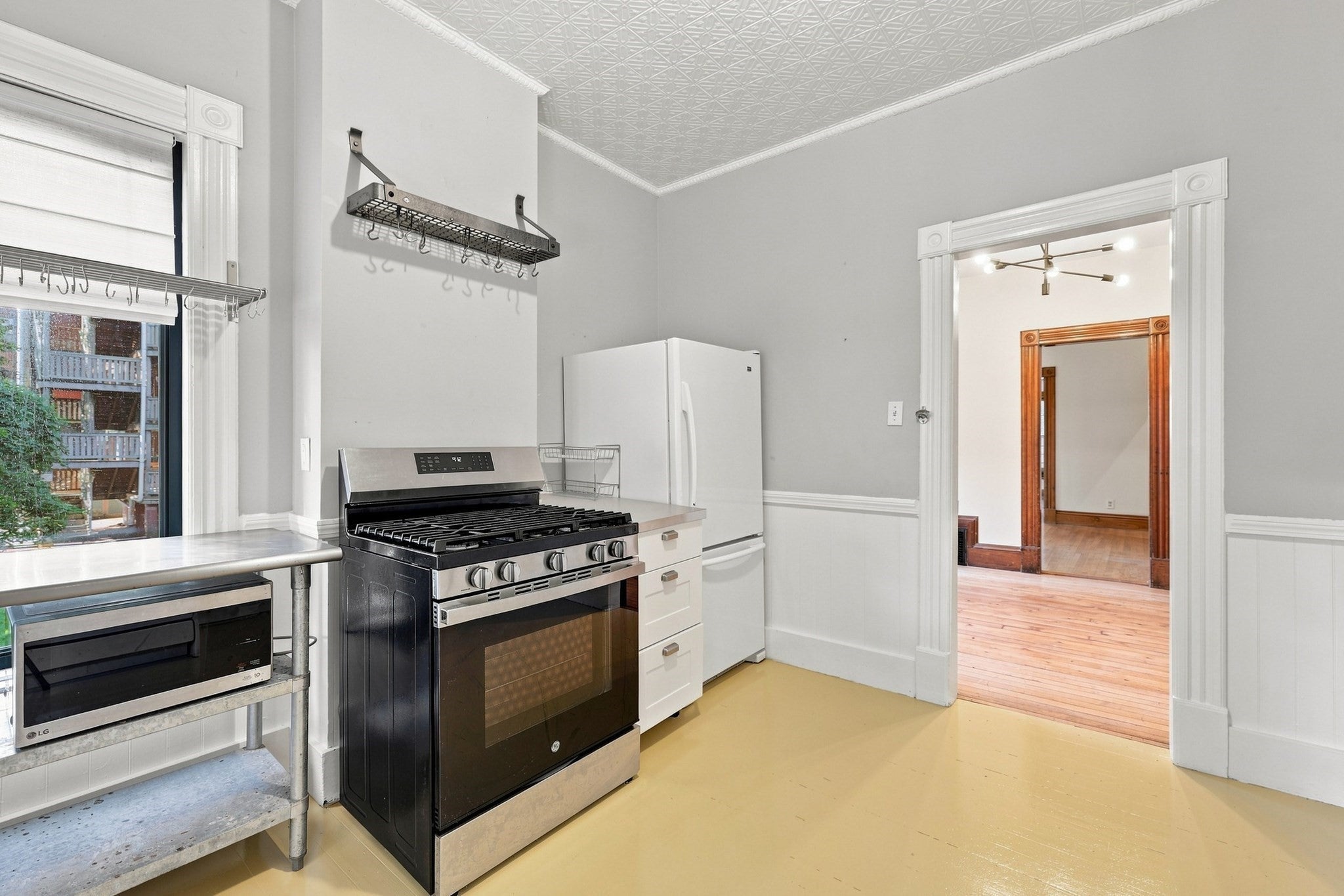 42 Clinton Ave, Holyoke, MA Photo #19