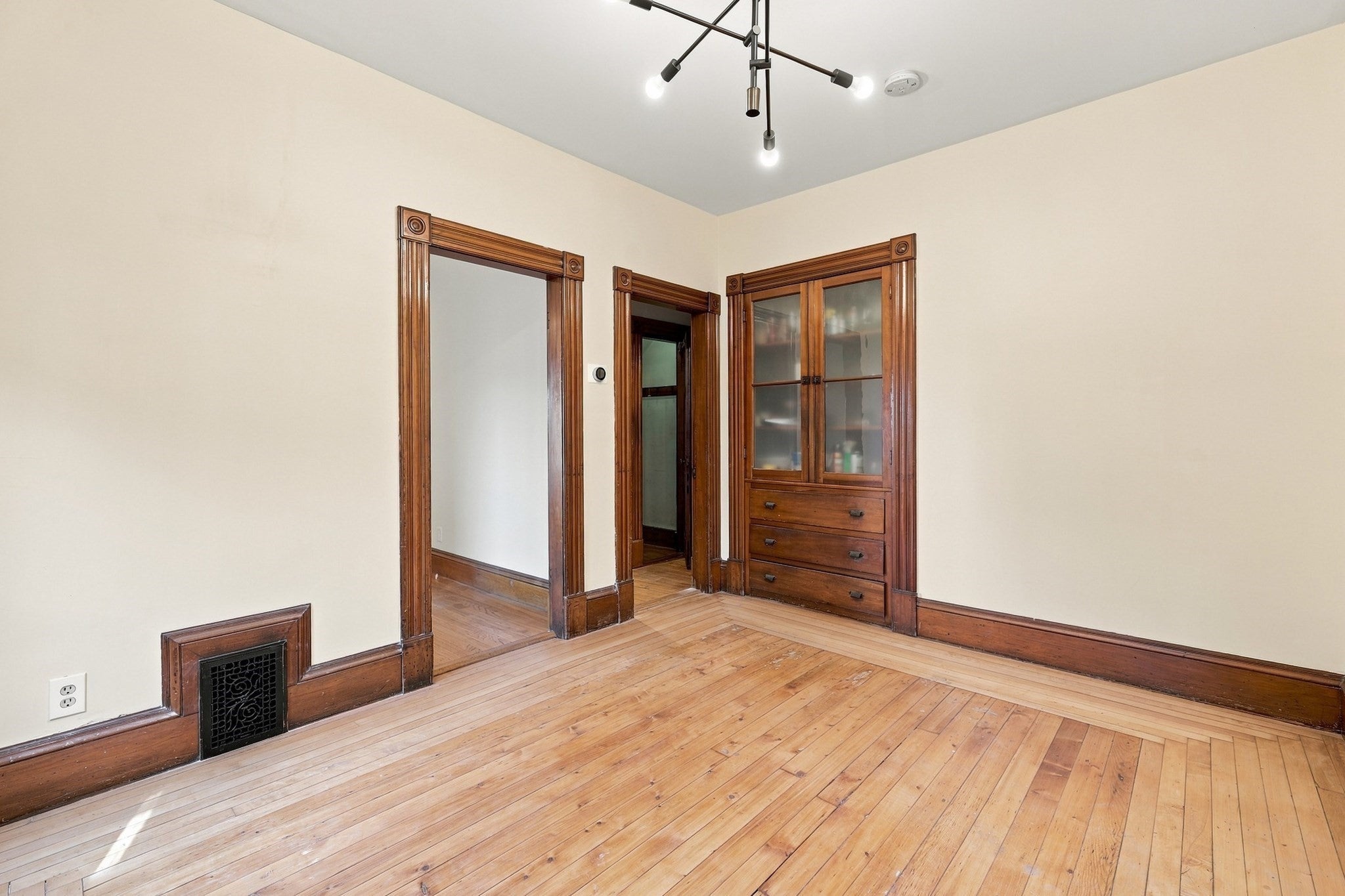 42 Clinton Ave, Holyoke, MA Photo #13