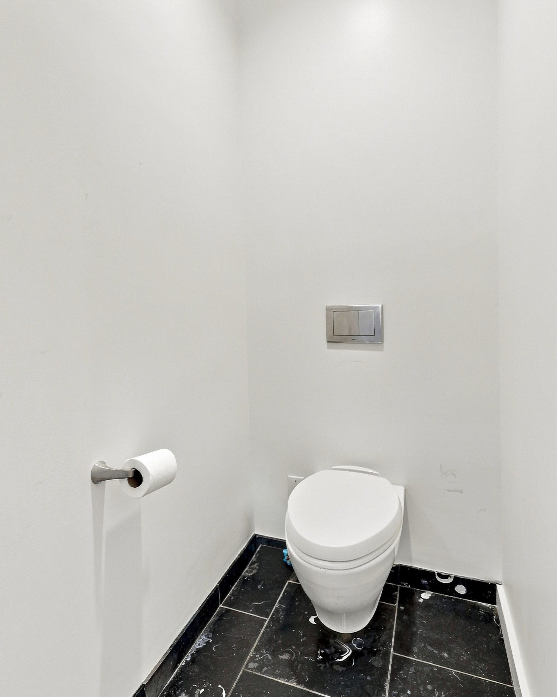 42 Clinton Ave, Holyoke, MA Photo #35