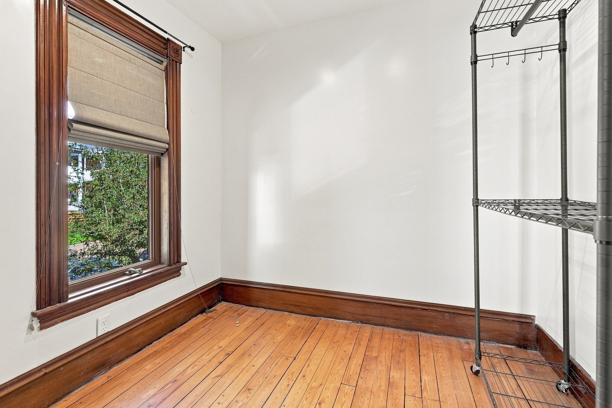 42 Clinton Ave, Holyoke, MA Photo #31