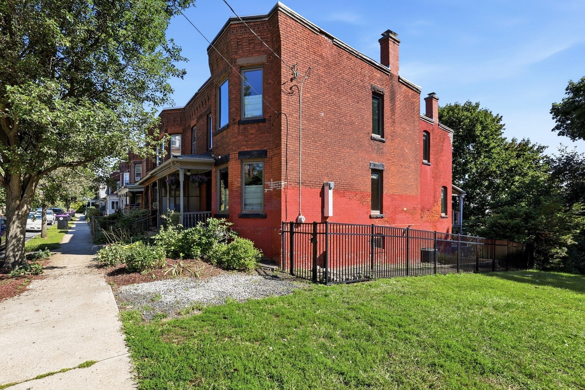 42 Clinton Ave, Holyoke, MA Photo #3