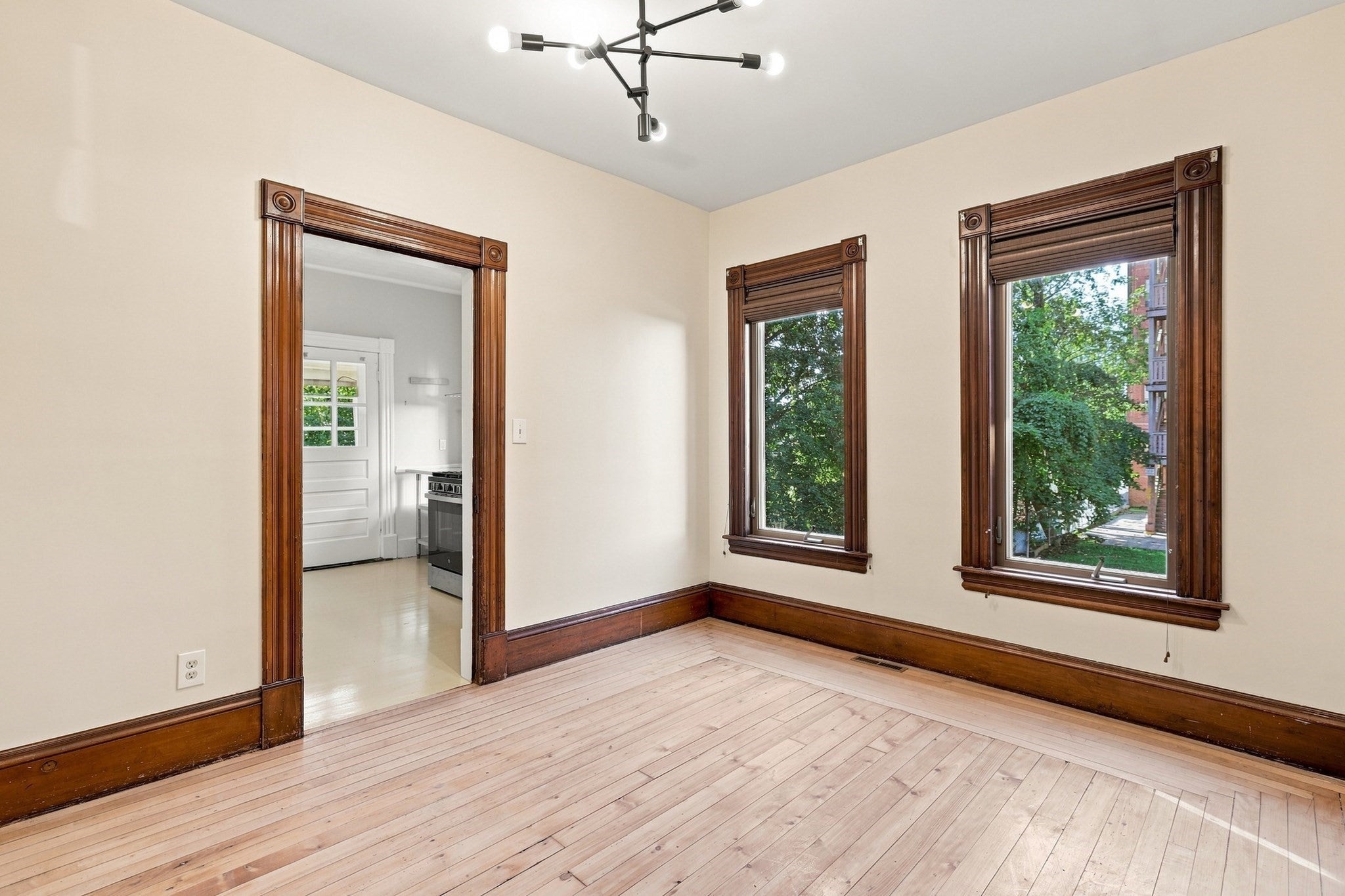42 Clinton Ave, Holyoke, MA Photo #12