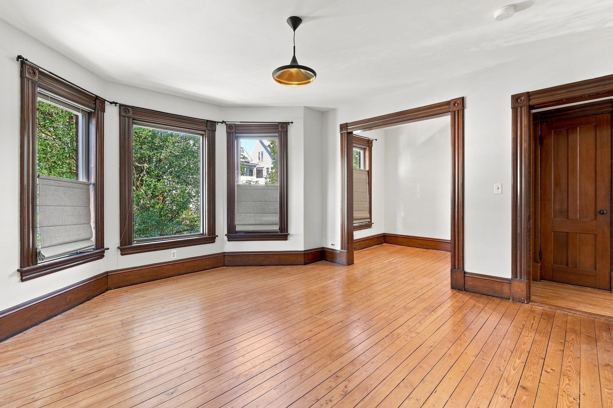 42 Clinton Ave, Holyoke, MA Photo #29