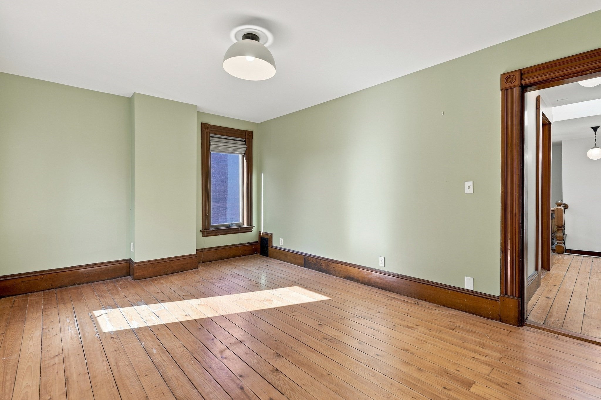 42 Clinton Ave, Holyoke, MA Photo #24