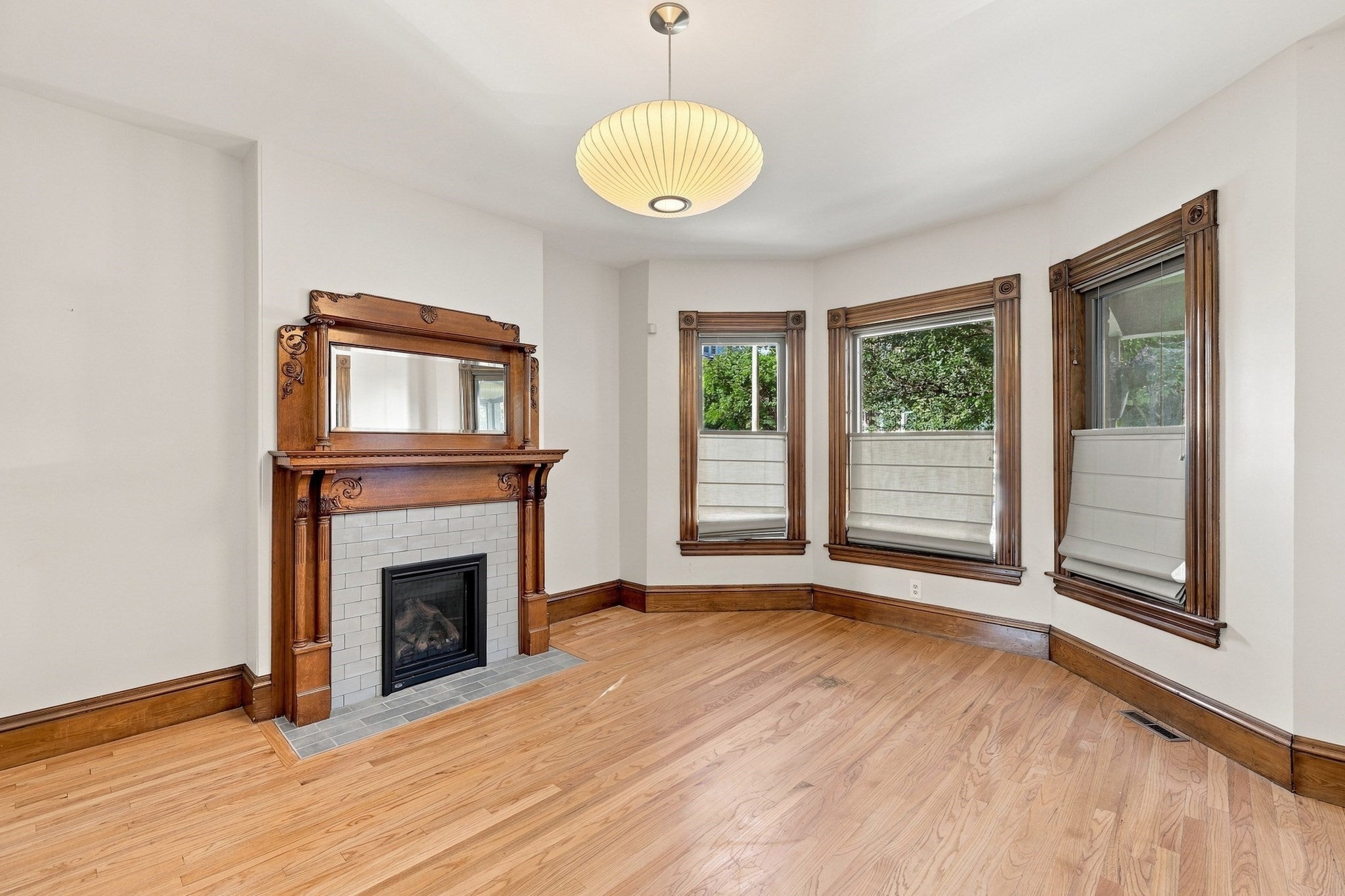 42 Clinton Ave, Holyoke, MA Photo #5