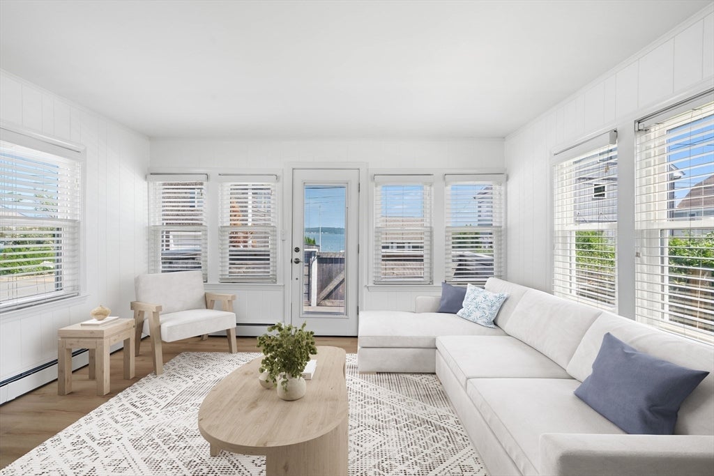 29 Aquidneck Ave
