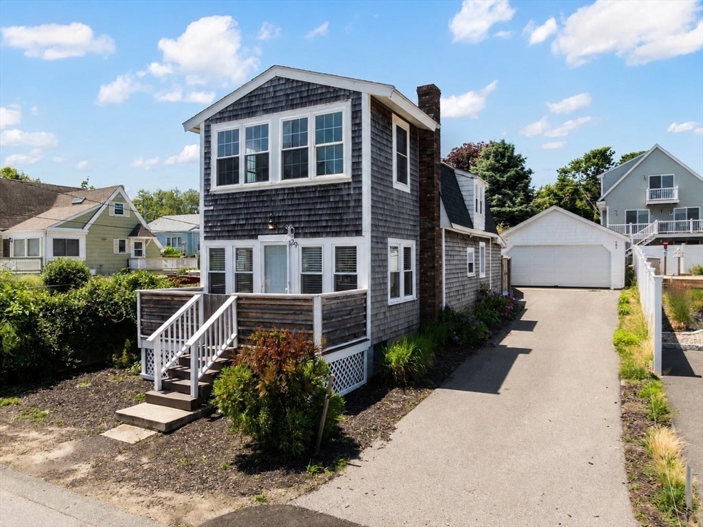 29 Aquidneck Ave