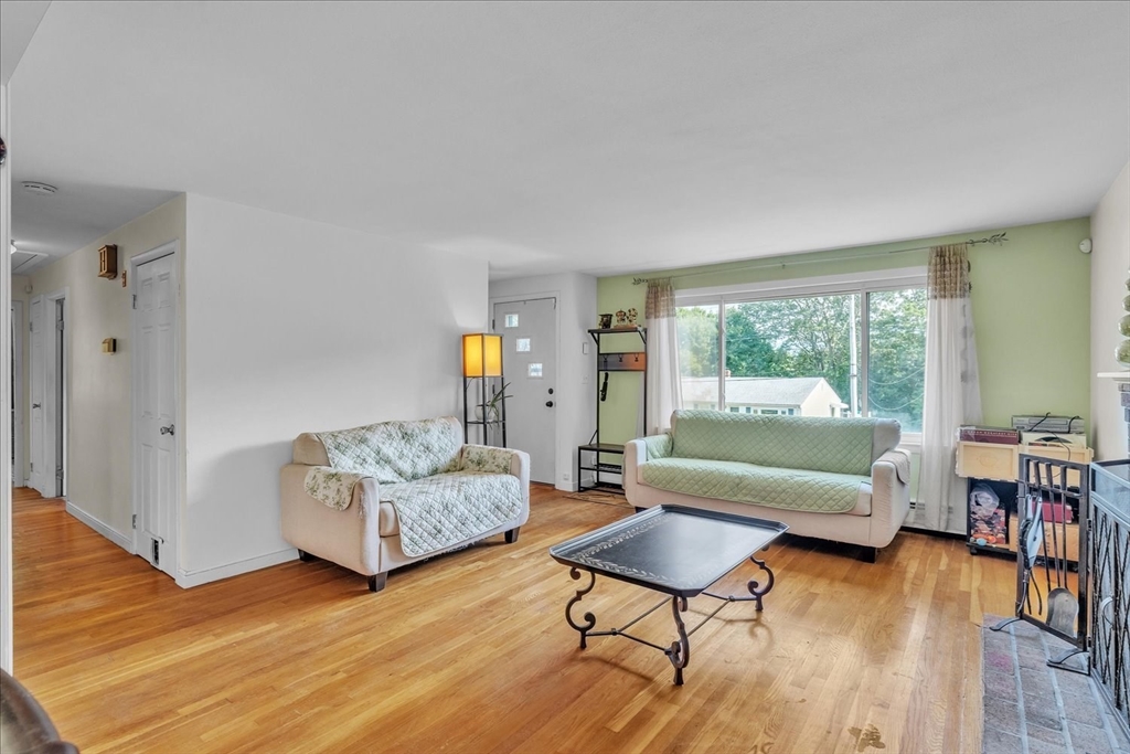 11 Isabel Cir