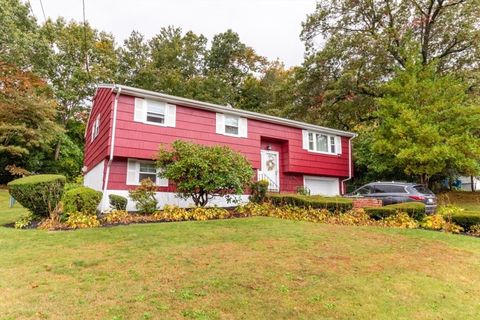 89 Fernandez Cir Randolph MA 02368