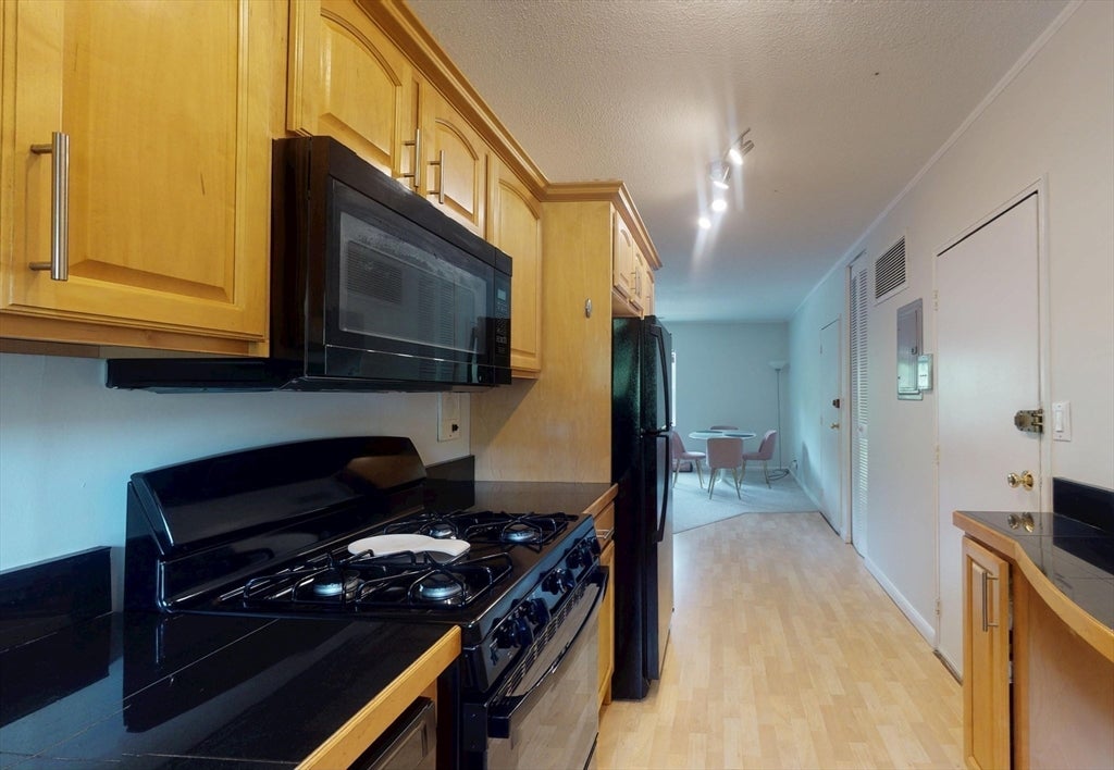 133 Lake Shore Rd #4, Boston, MA, 133 Lake Shore Rd #4, Boston, MA Photo #7