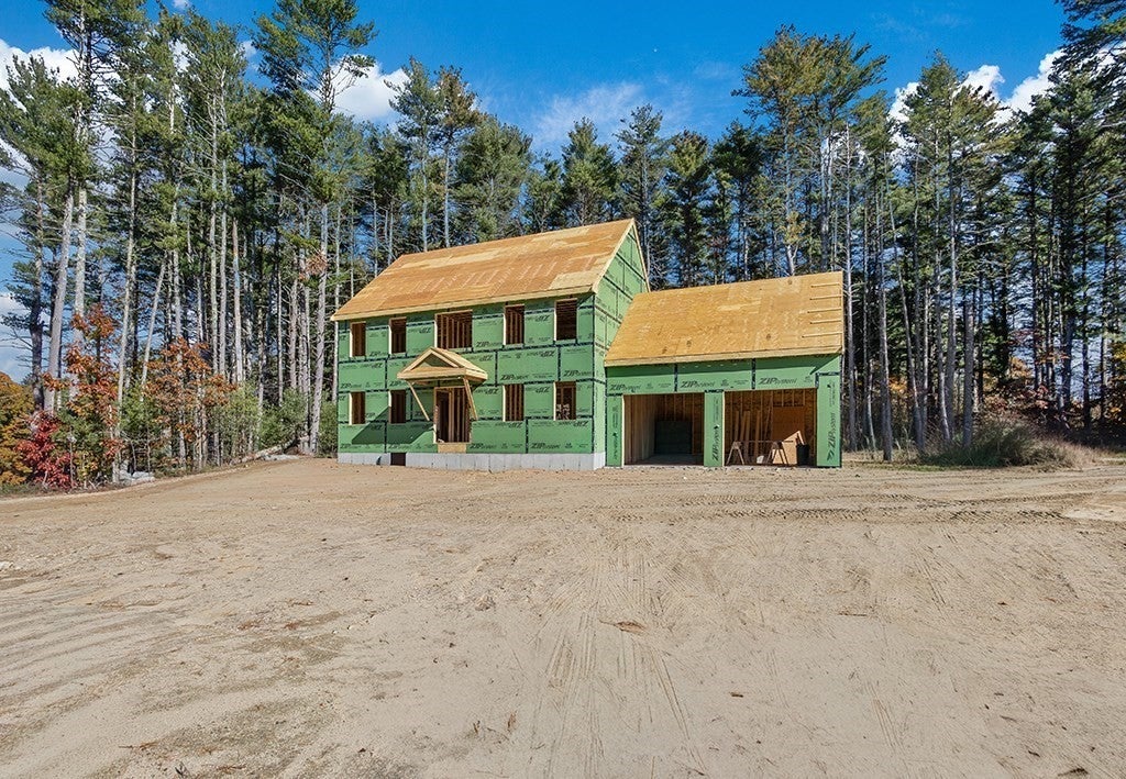 3 Burr Trail Cir