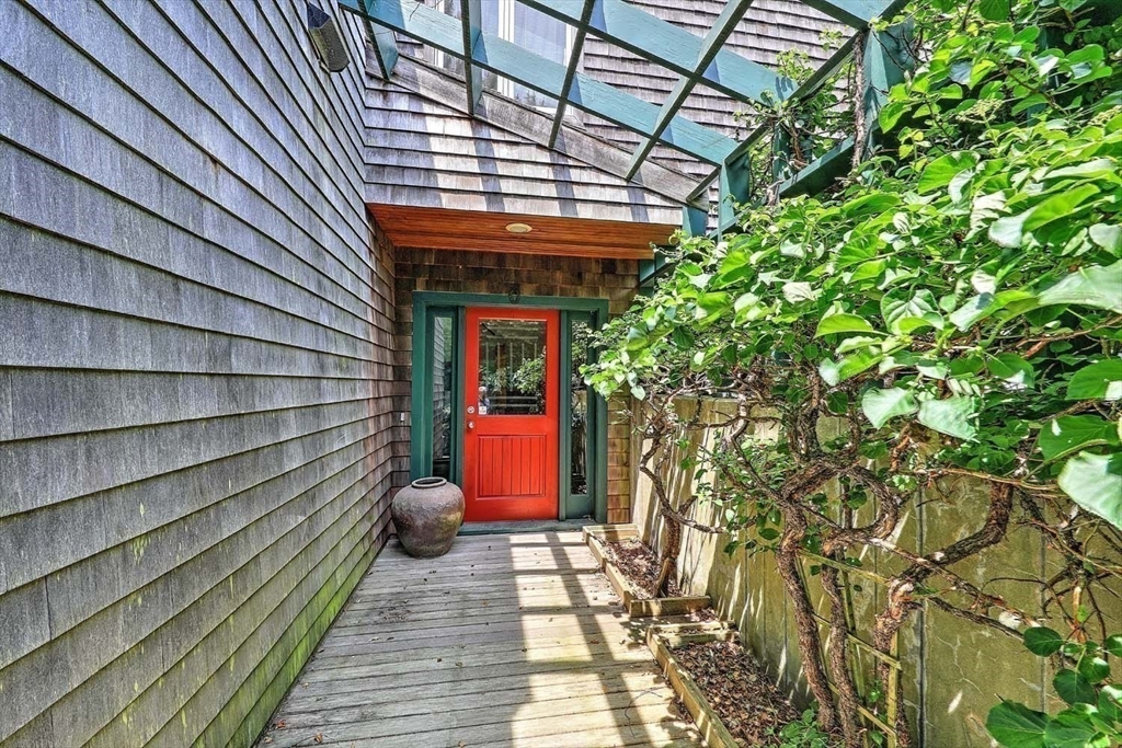 25 Fort Hill Rd