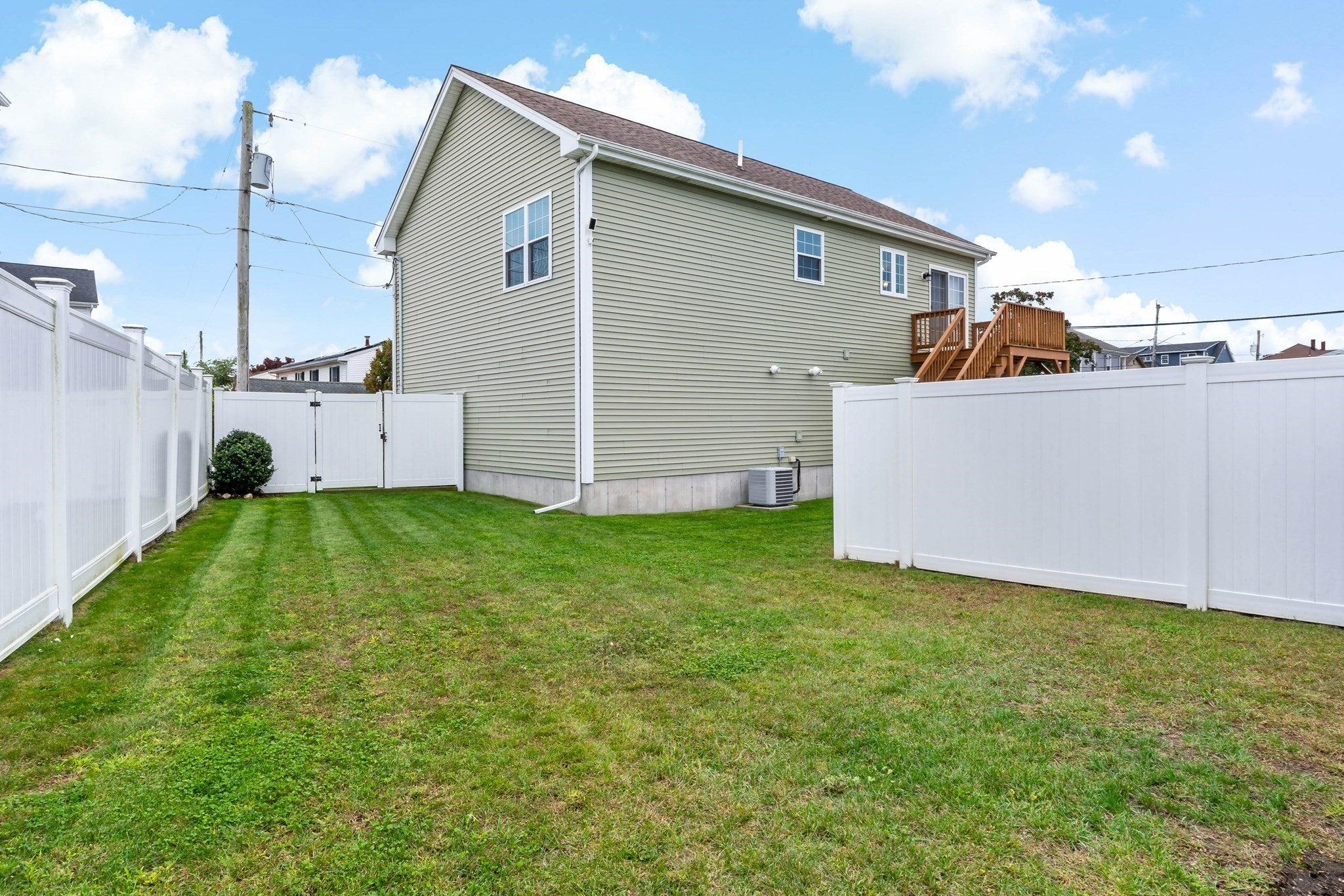 10 Tiffany Dr, Fall River, MA Photo #36