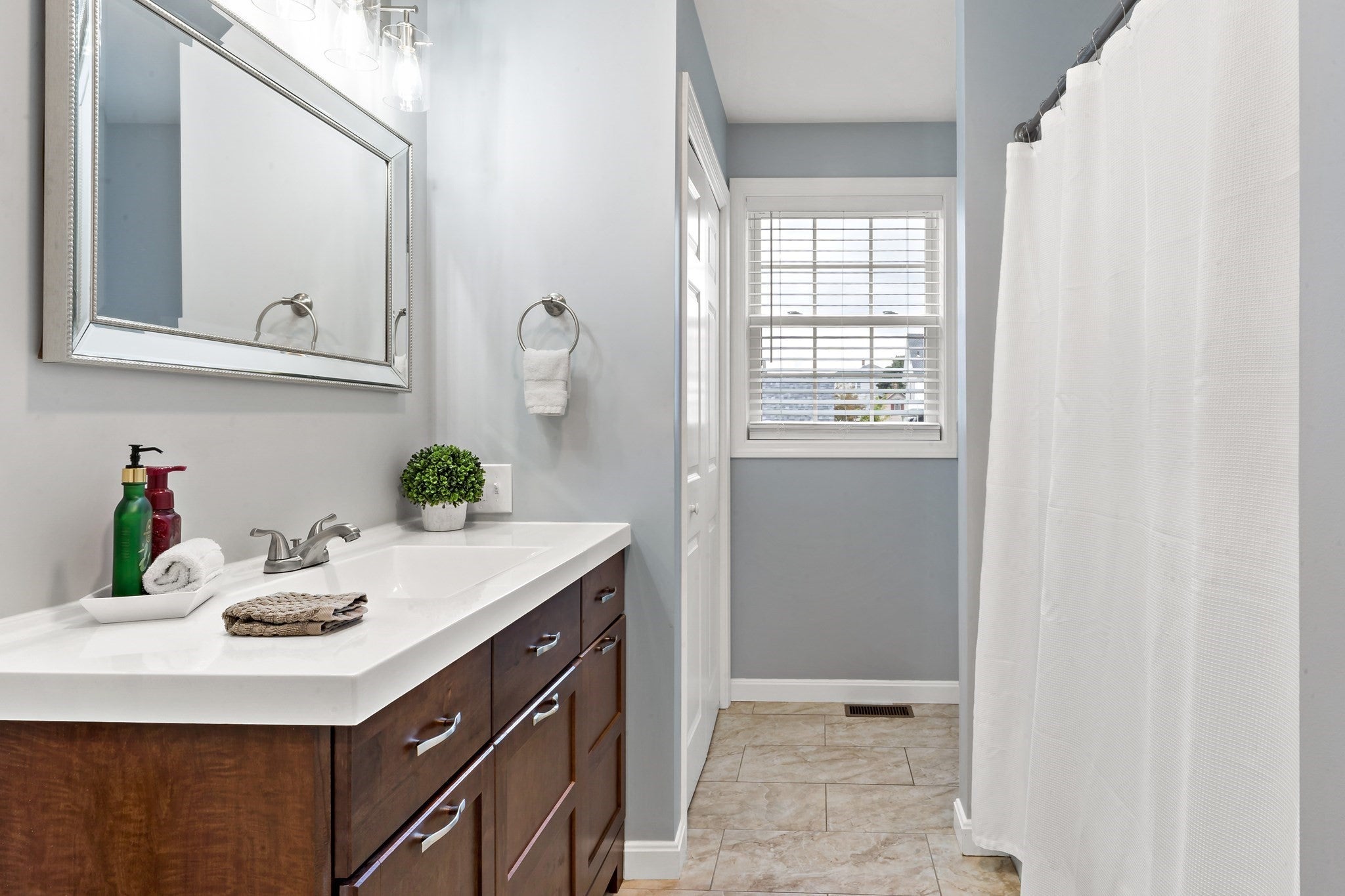 10 Tiffany Dr, Fall River, MA Photo #21