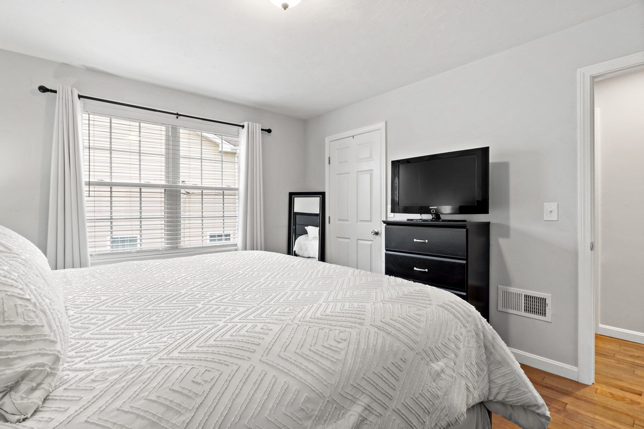 10 Tiffany Dr, Fall River, MA Photo #16