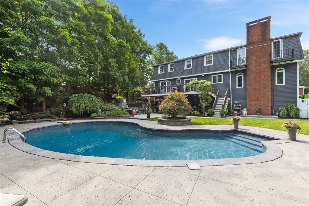 12 Cricklewood Drive