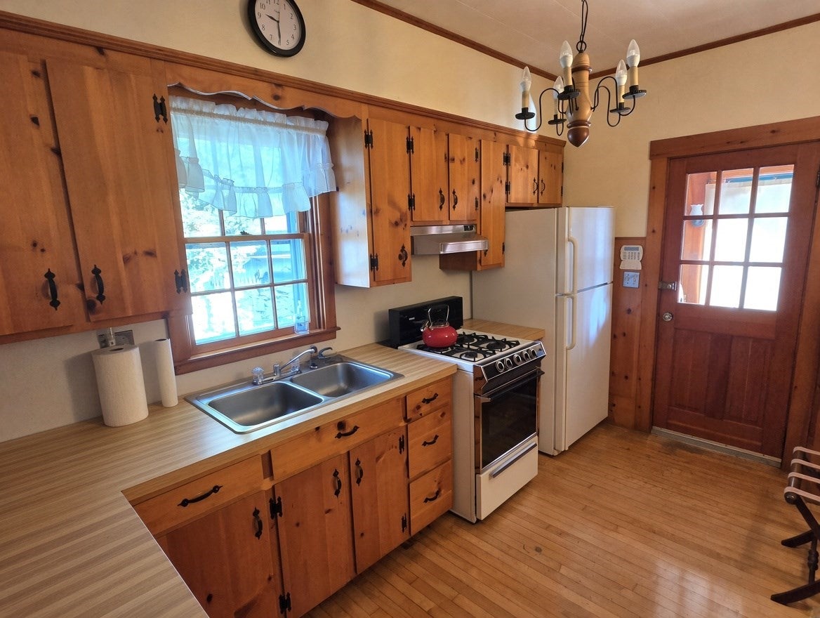584 Slocum Rd, Dartmouth, MA Photo #7