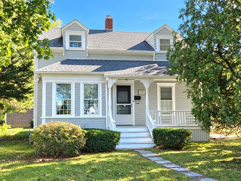 Photo of 584 Slocum Rd, Dartmouth, MA 02747 (MLS # 73587371)