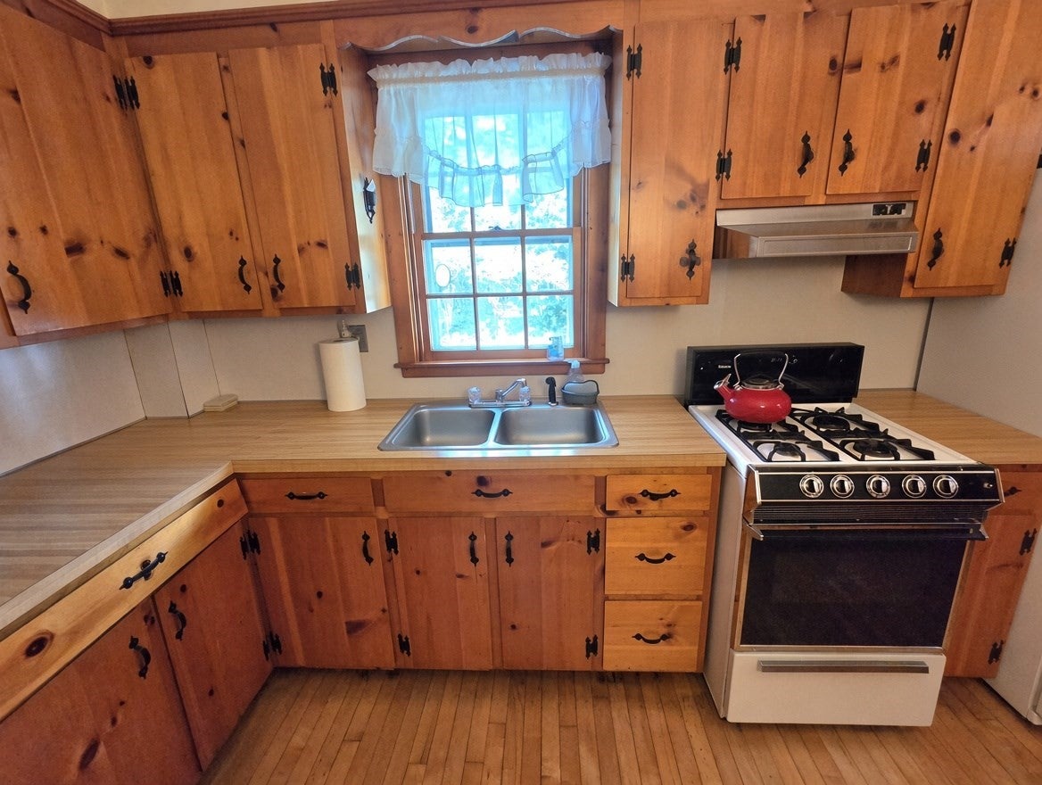 584 Slocum Rd, Dartmouth, MA Photo #6